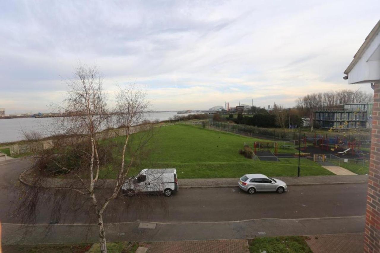 Fabulous Room With En-Suite Bathroom And Shared Kitchen Thamesmead  Экстерьер фото